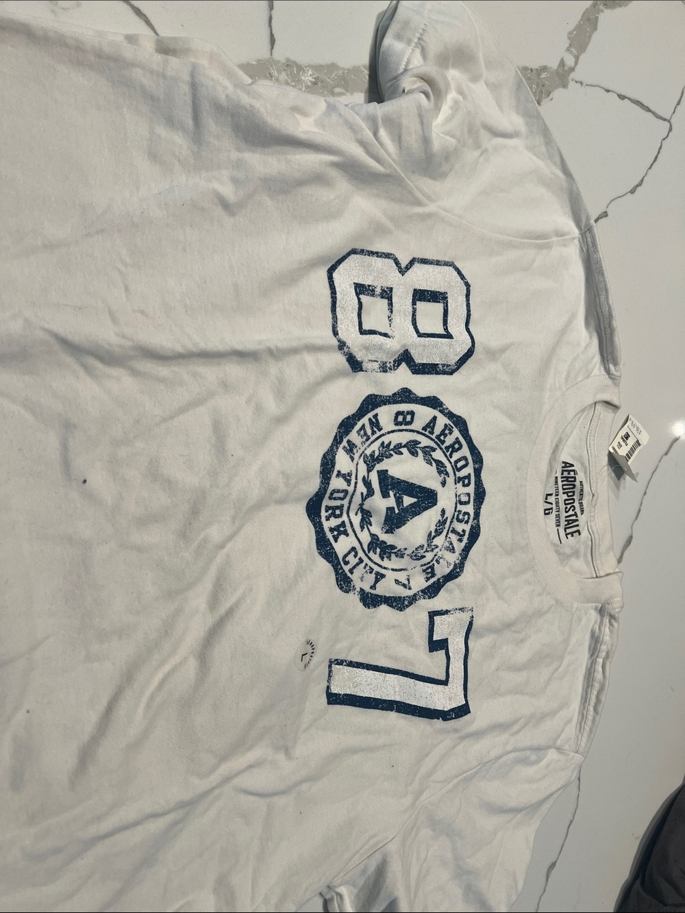 Aeropostale White Short Sleeve Tee with Navy Graphic
